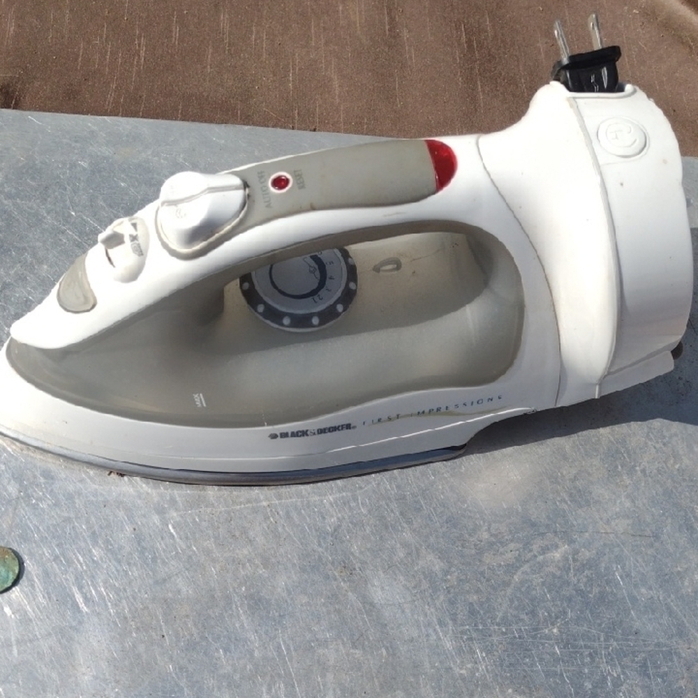 Black & Decker White and Gray Iron